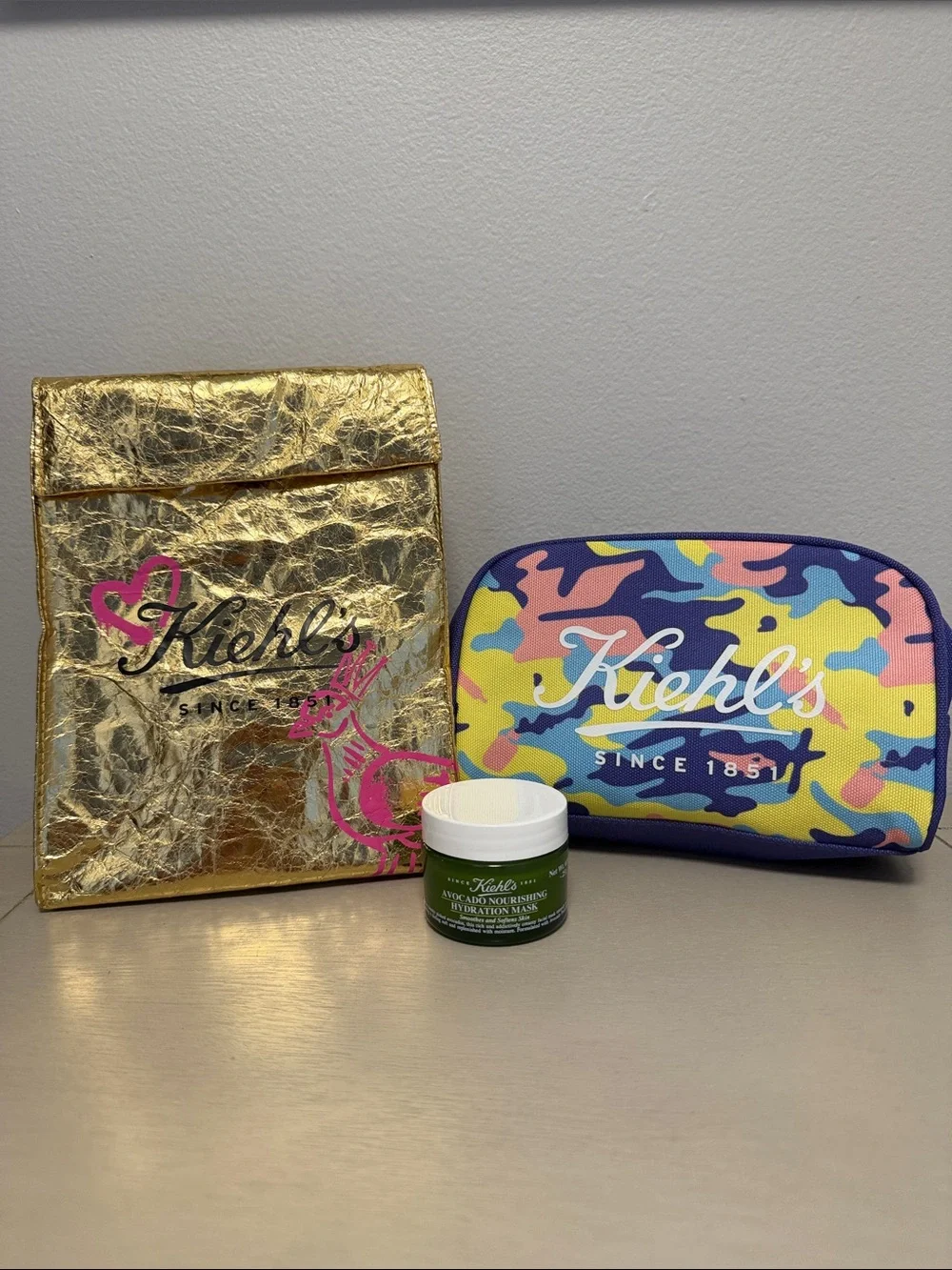Kiehl’s Avocado Nourishing Hydration Mask + 2 Cosmetic Travel Bags Set - NIB